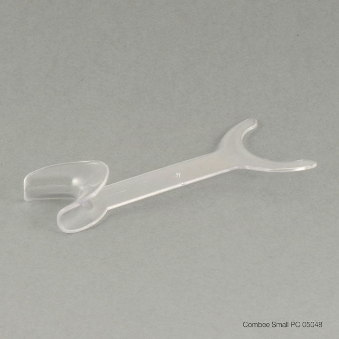 COMBEE - double ended retractor